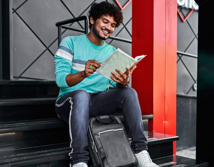 How often does interest accrue on a student loan