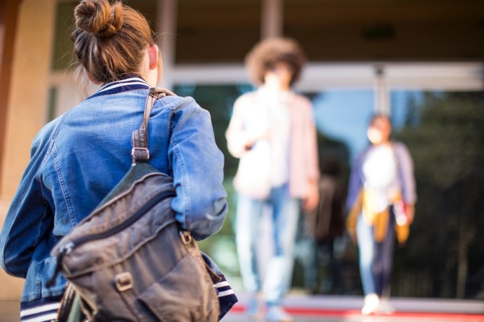 Is interest on a student loan tax deductible