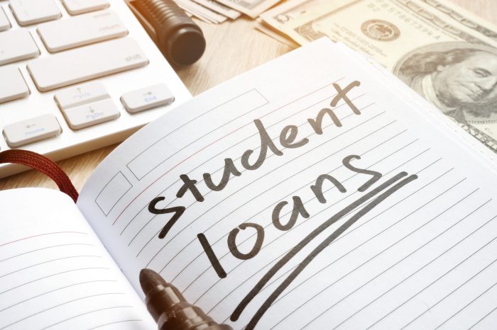 How do student loans work for graduate students