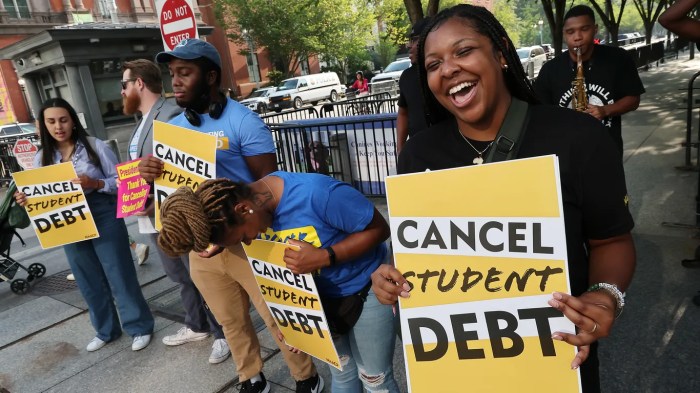 Where do i apply for a student loan
