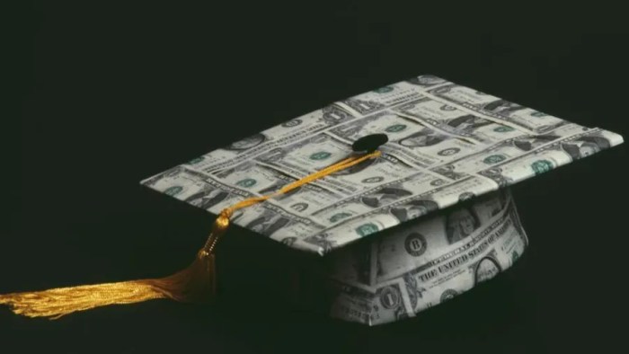 Graduates commencement puerto graduate degrees earn certificates washington trinity higher tribune griffinbenefits