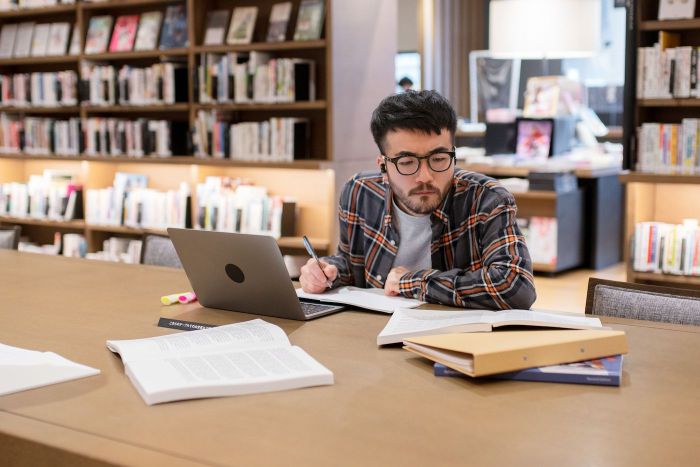 Can you get student loans without a cosigner