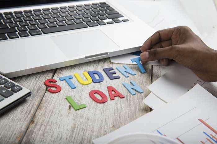 Paying off student loans or investing