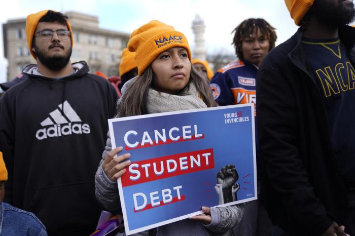 Why did discover stop student loans